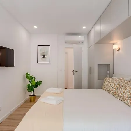 Modern 2-bedroom Center * Лиссабон