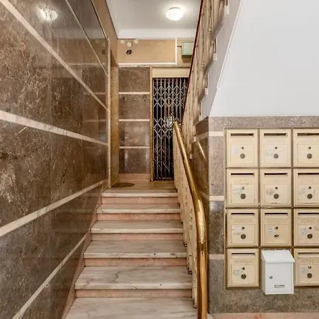 Modern 2-bedroom Center Appartement
