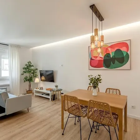 Modern 2-bedroom Center Appartement